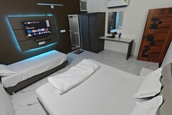 Mahakal Home Stay, Sanwer