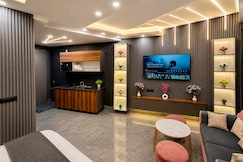 Elite Living Studio, Muradnagar