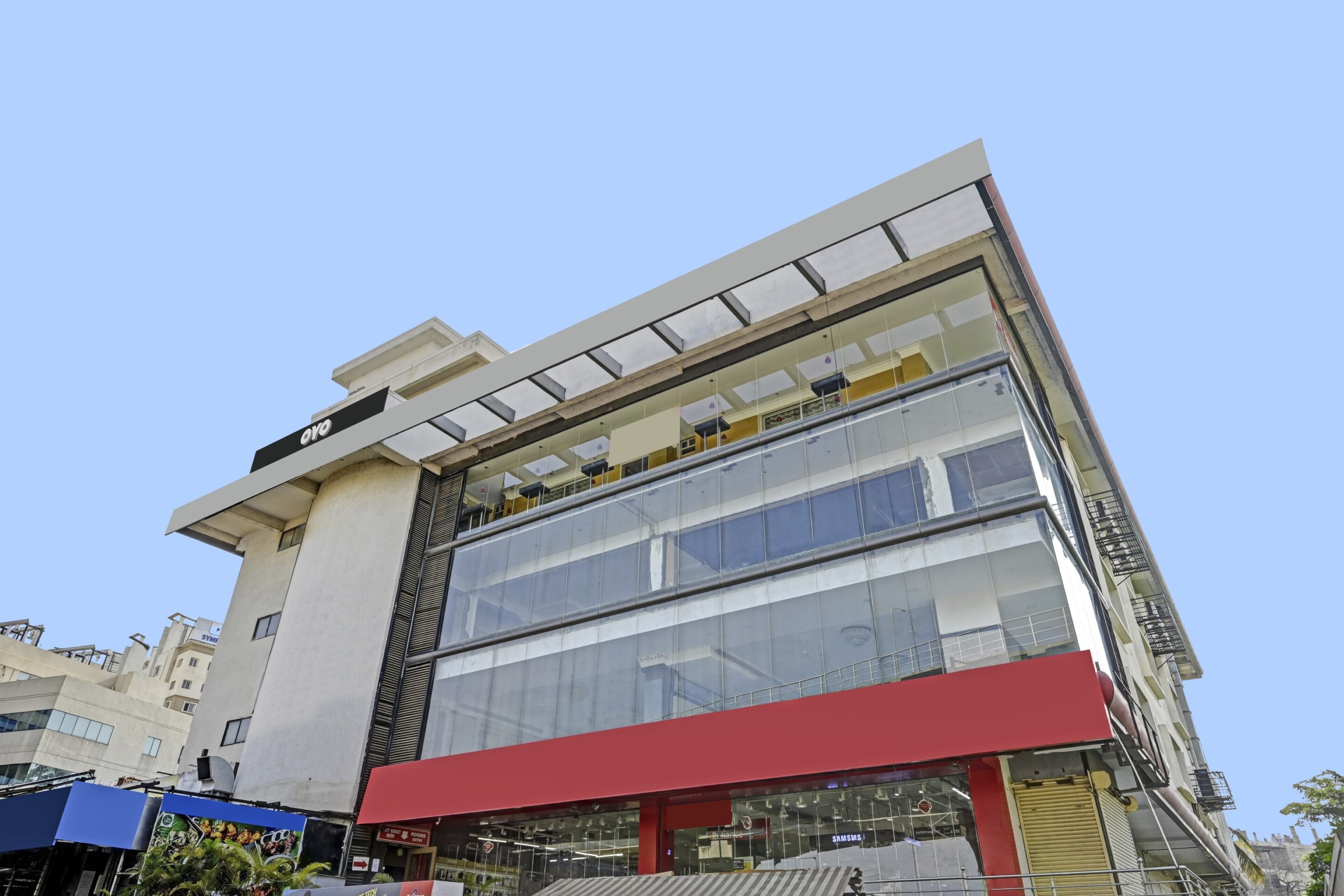 Super Collection O Sri Sai Ram Suites - Tap to explore photos
