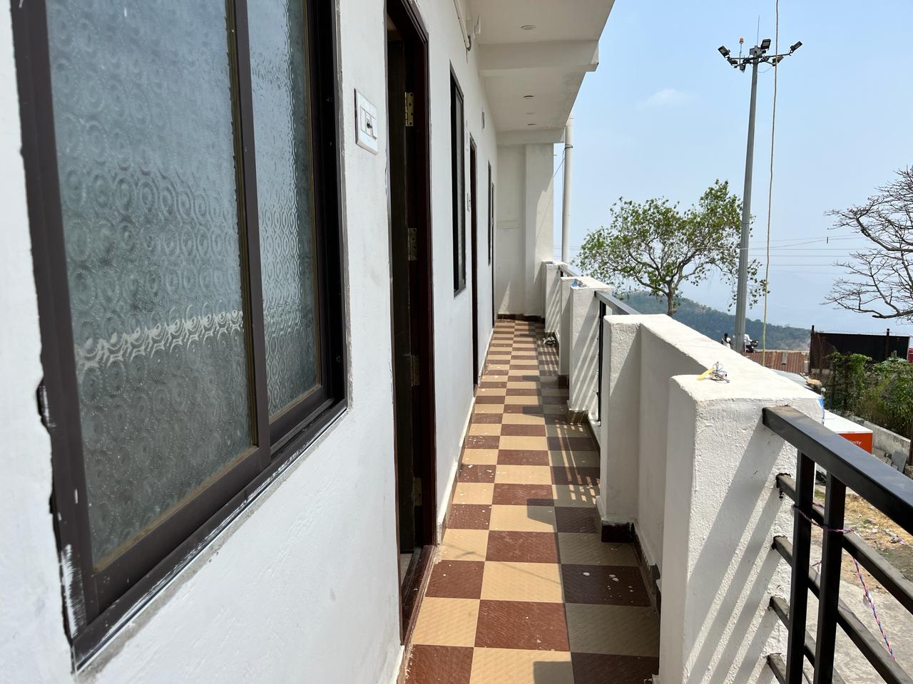 YETTI - A GUEST HOUSE - Tap to explore photos