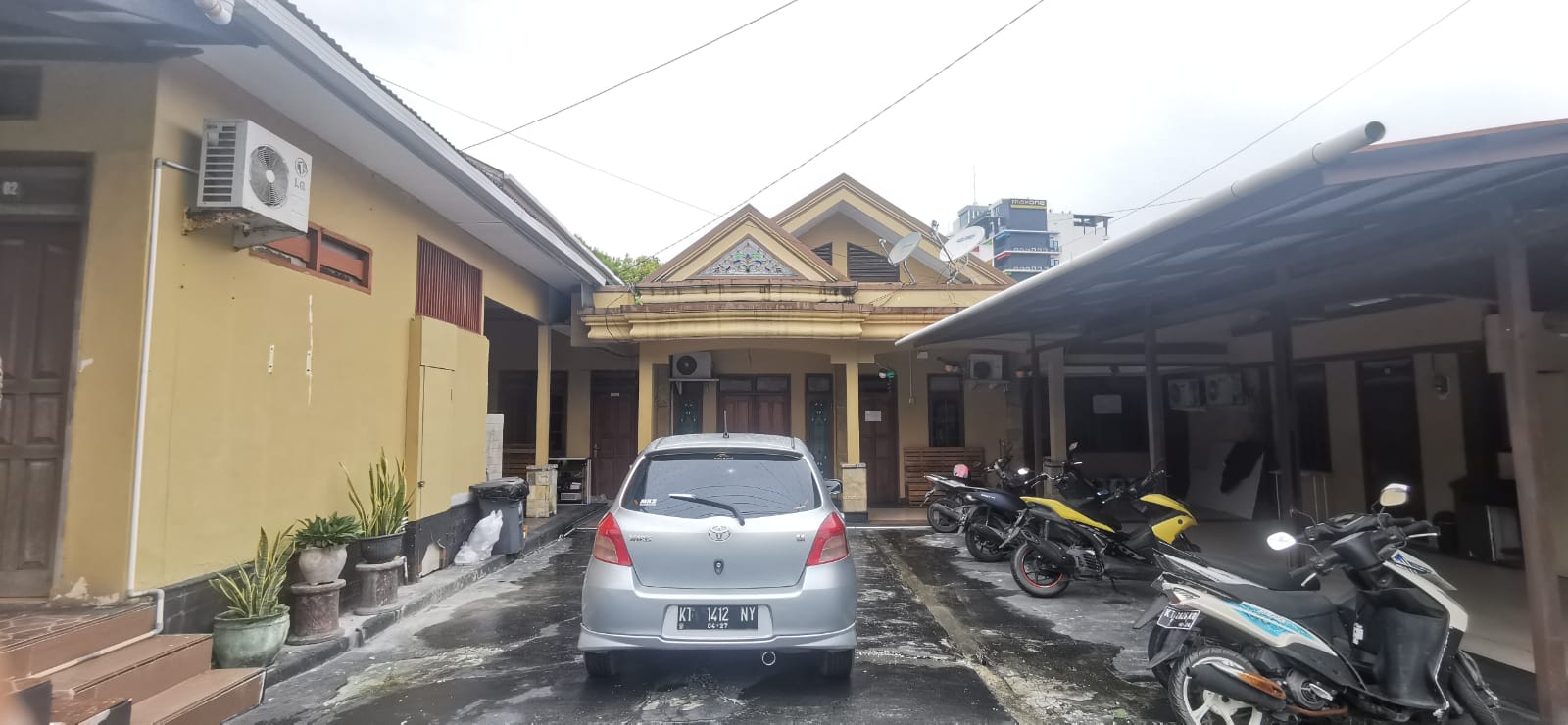 Hotel O Balikpapan near Taman Beruang Madu formerly Palm Cafe Inn - Tap to explore photos