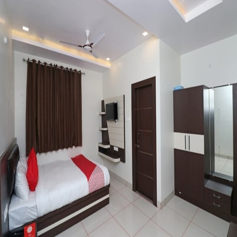 Hotel Darshan Inn - Tap to explore photos