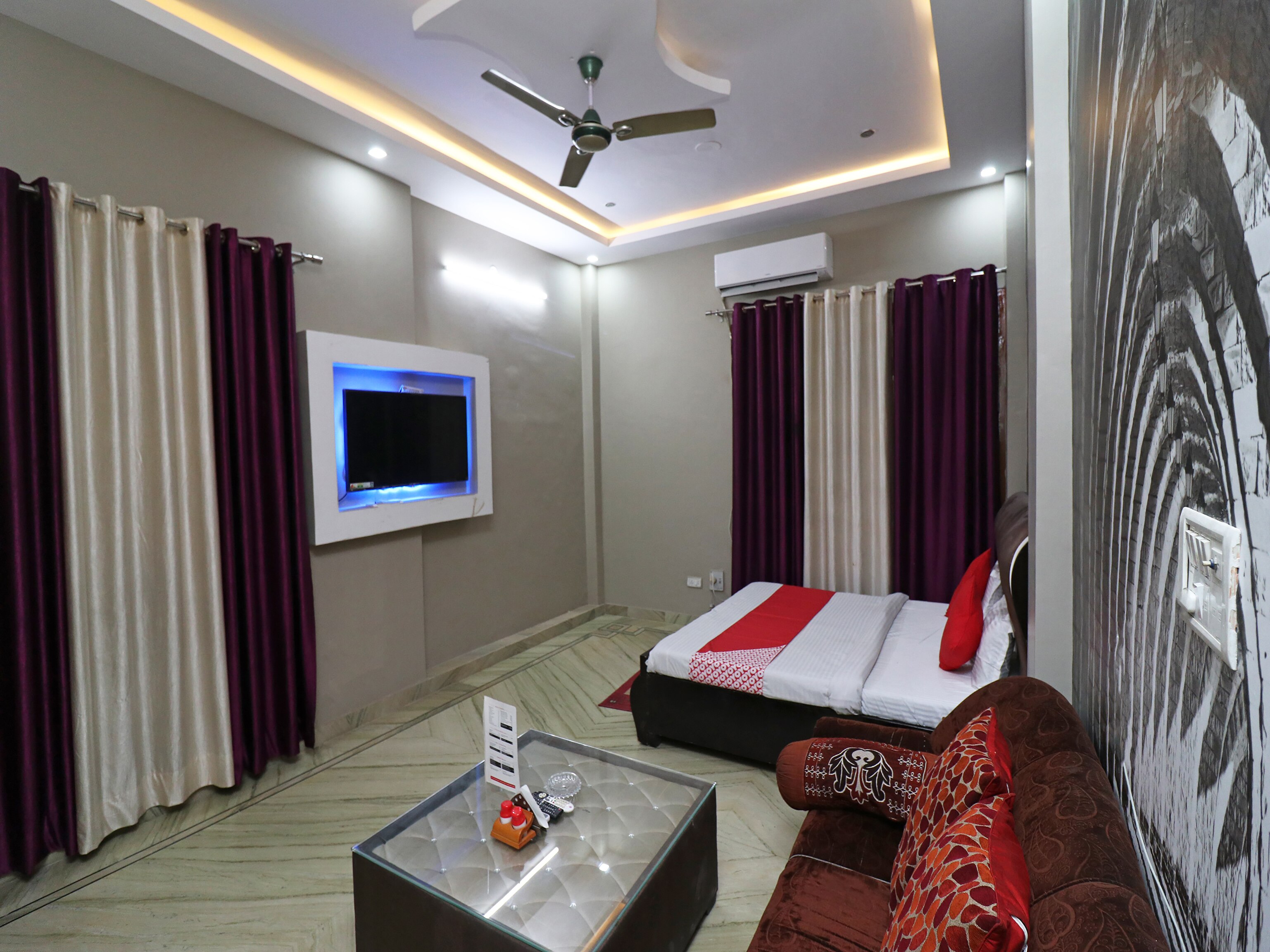 Hotel Aastha Krishna Dham - Tap to explore photos
