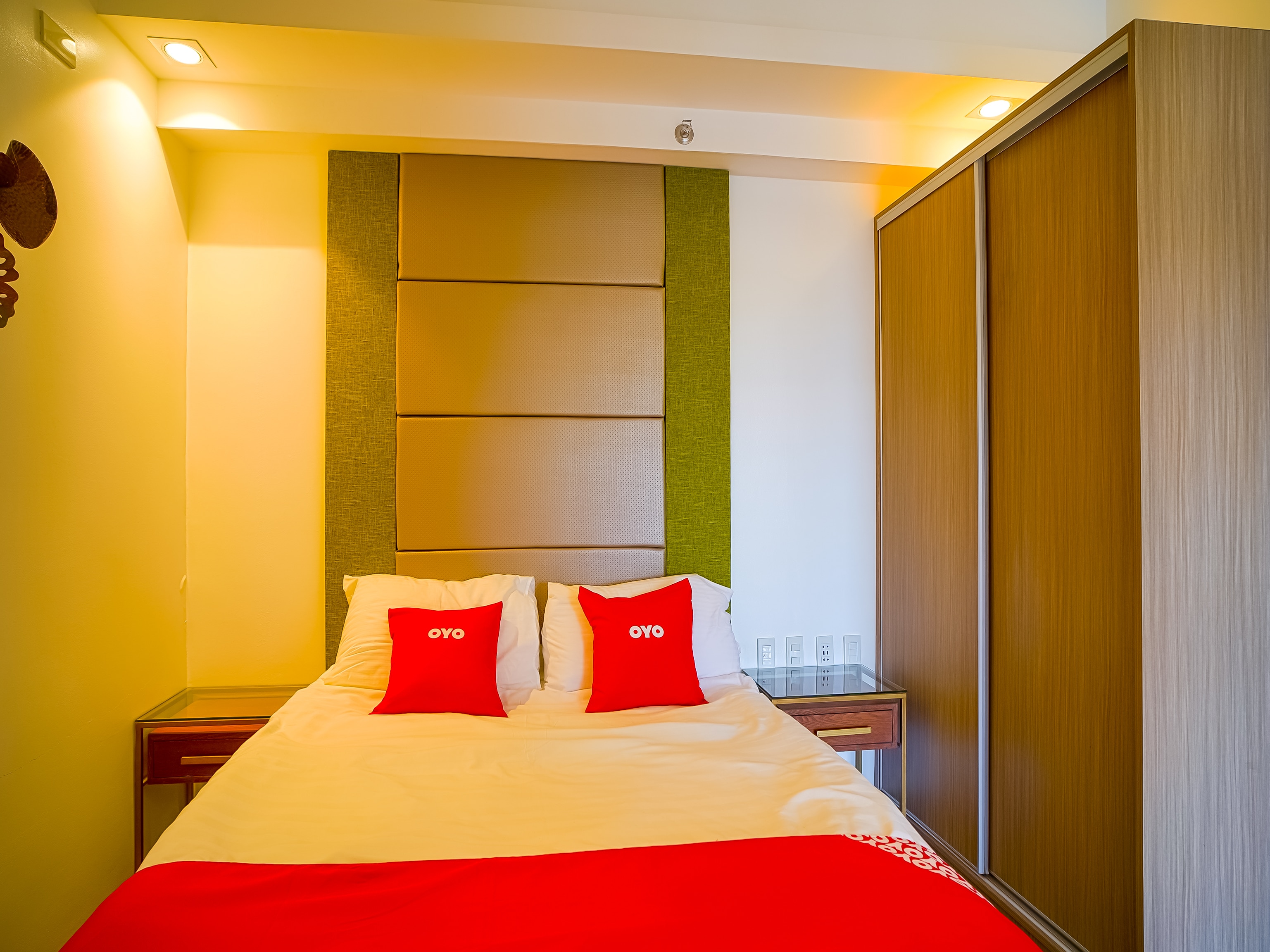 Capital O Vaccinated Staff - OYO 785 The Greenhive Hotel - Tap to explore photos