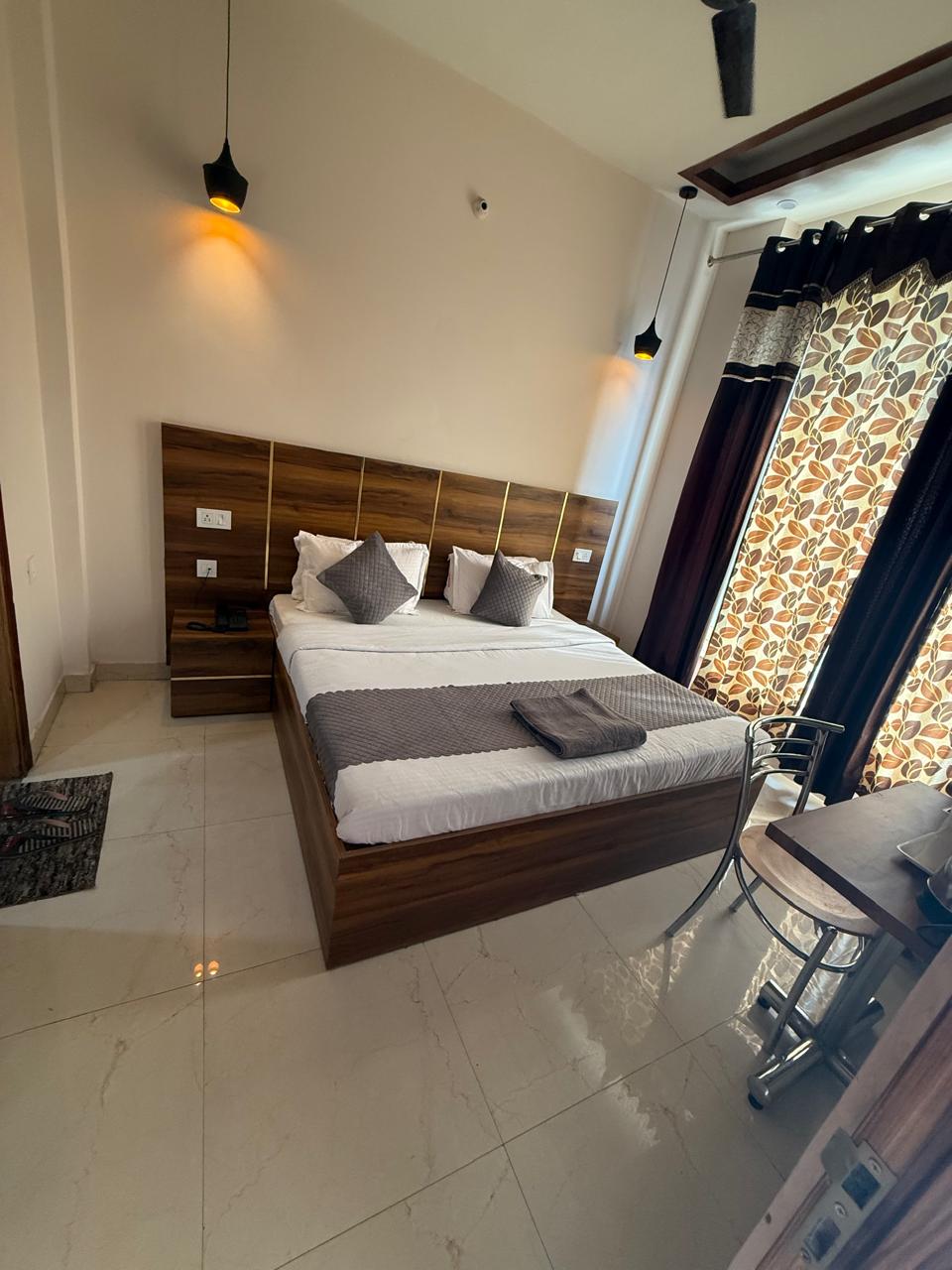 Hotel Kartik - Tap to explore photos