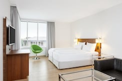 NH Hamburg Altona, Plon