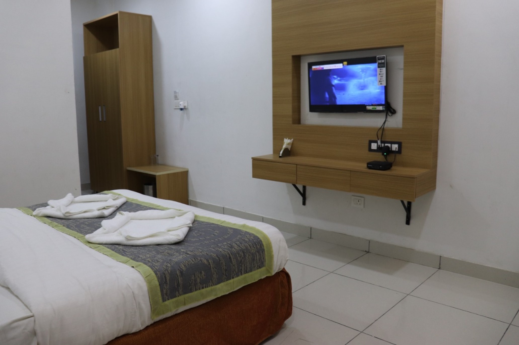 Hotel Neelkamal Palace - Tap to explore photos