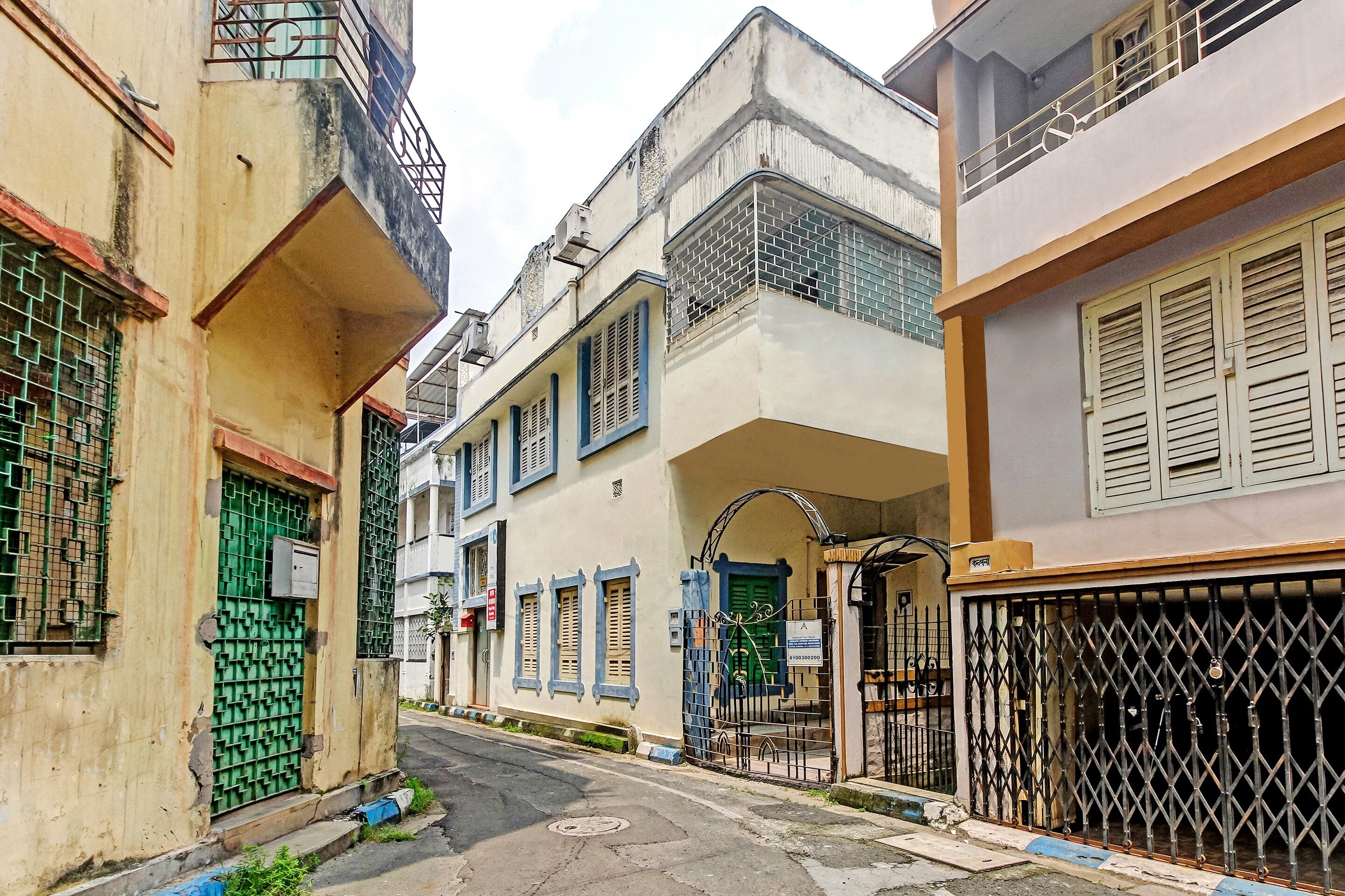 Hotel O Gariahat Inn - Tap to explore photos