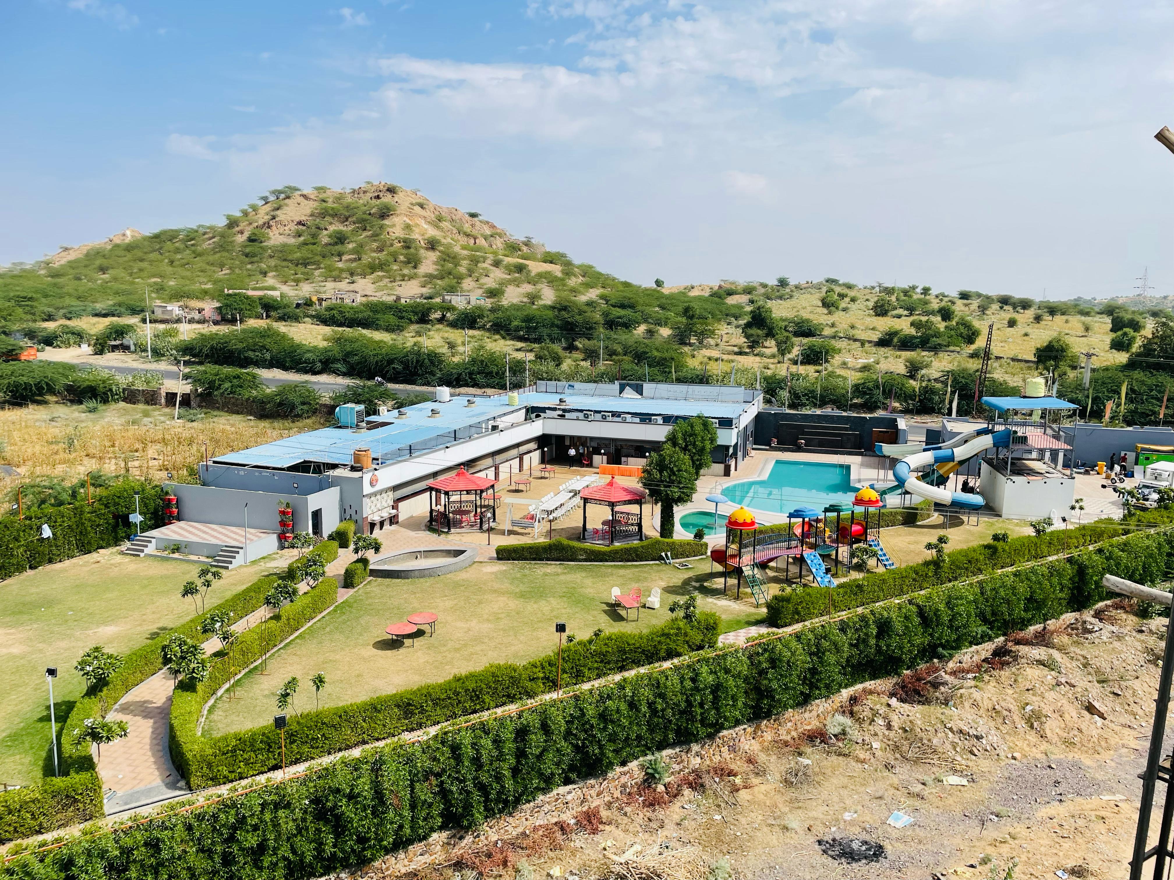 BRAHMAN RESORT - Tap to explore photos