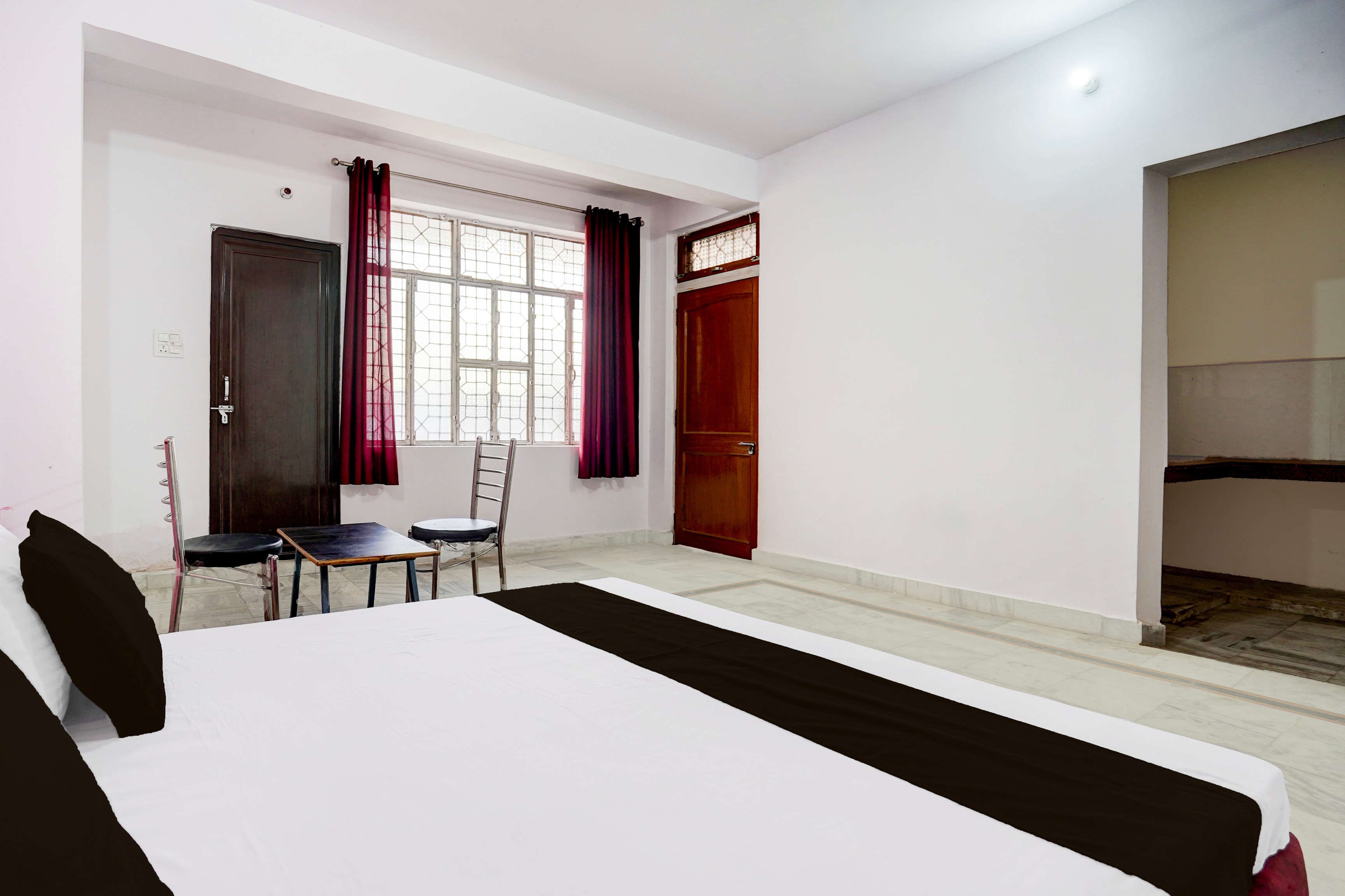 Hotel O Anmol UP70 - Tap to explore photos