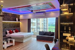 Luxury Jacuzzi Studio, Kolkata