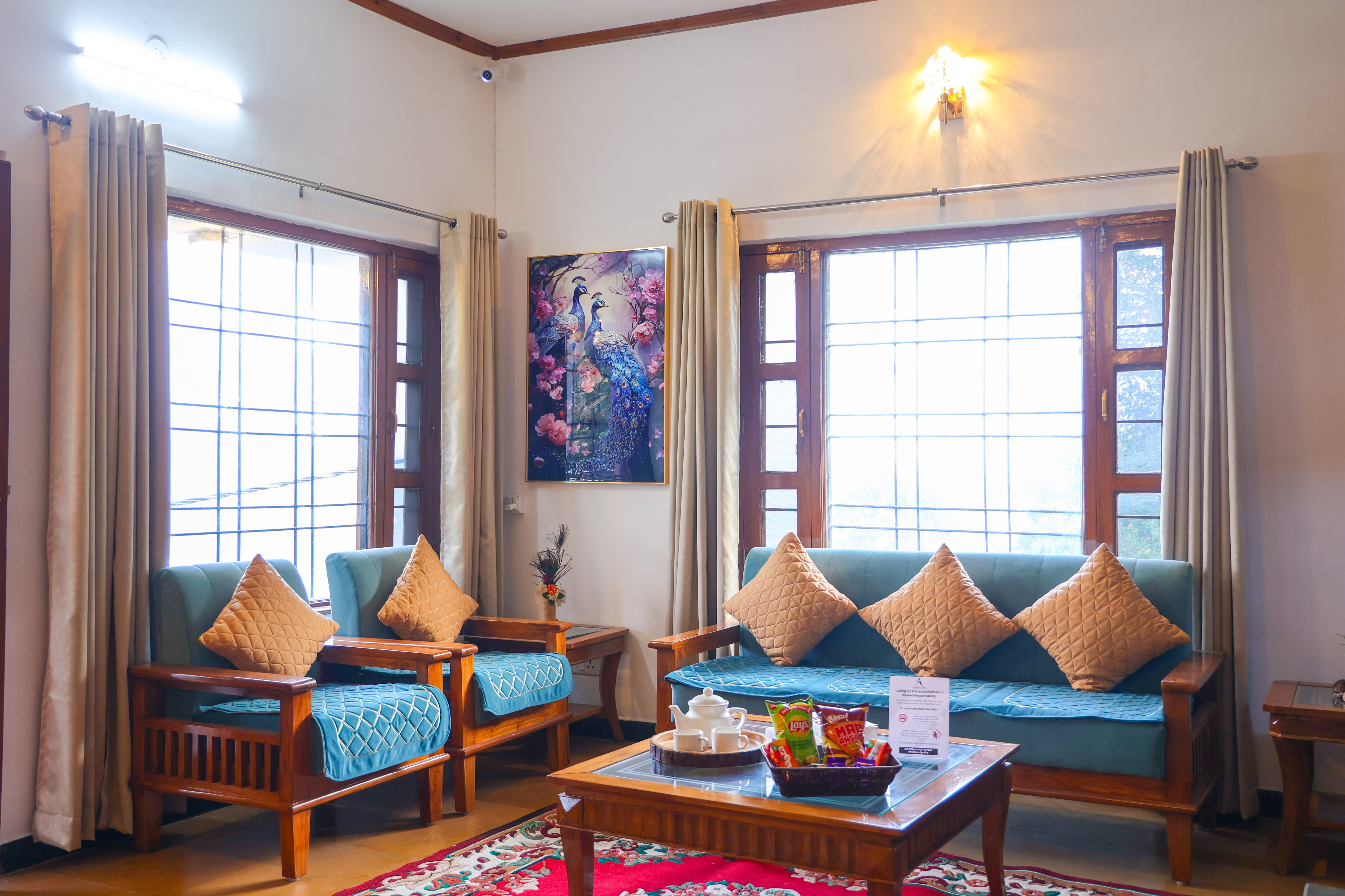 Luxe 3 BHK Villa with Cosy living space - Tap to explore photos