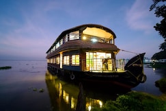 Anna Cruise Houseboats