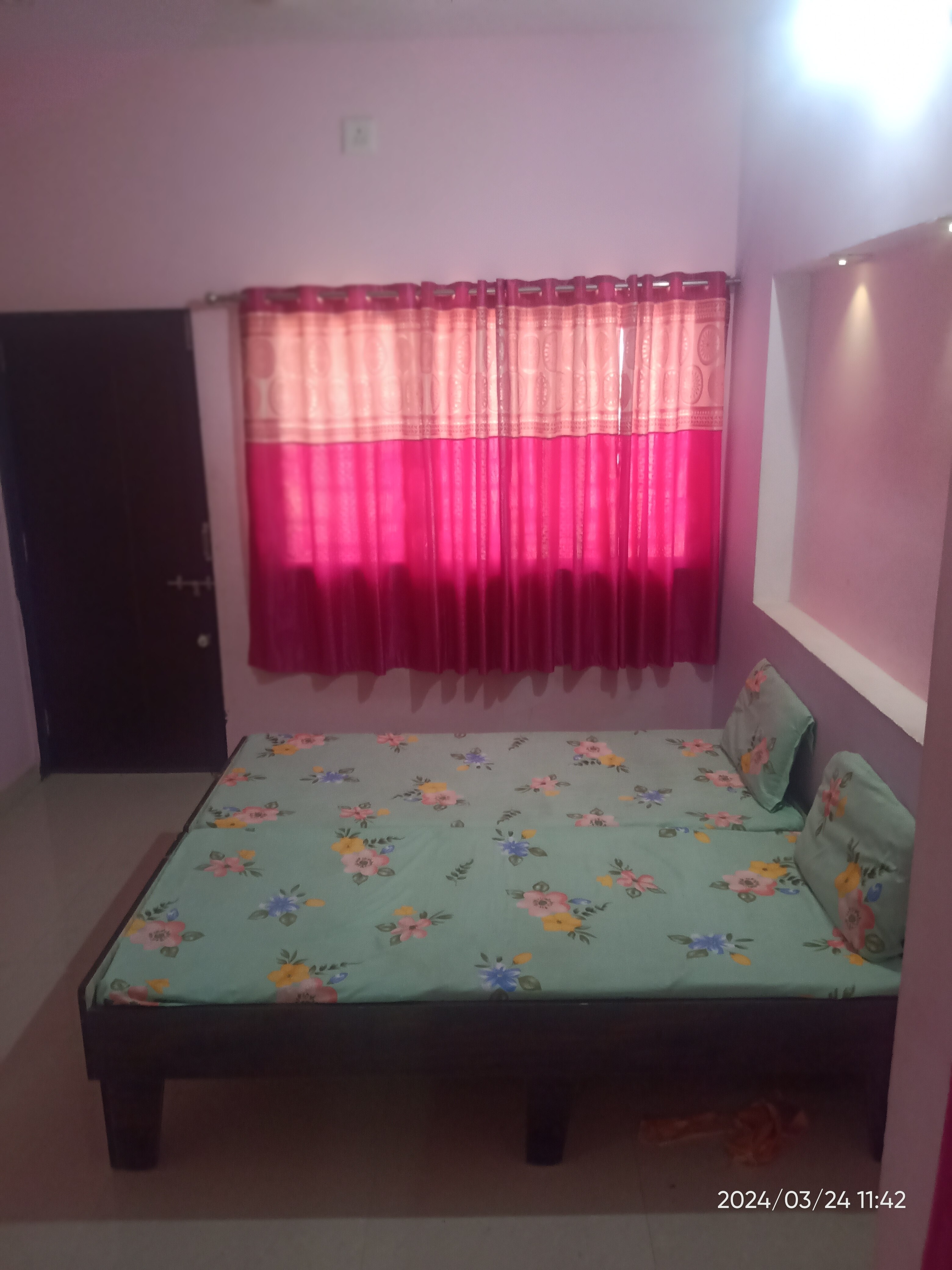 Dwarka Home stay - Tap to explore photos