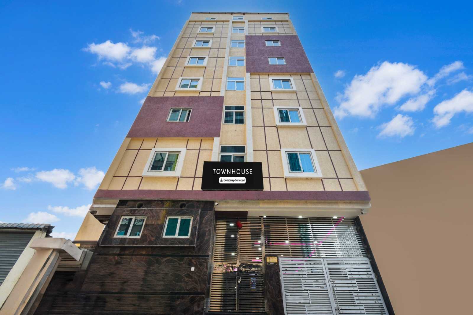 Super Townhouse Kokapet Near GAR - Tap to explore photos