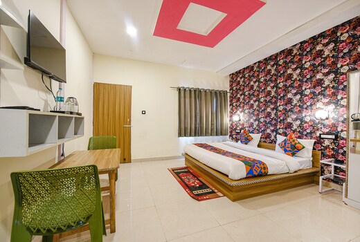 FabHotel Sizzling Resort & Adventure - Nr. Main market