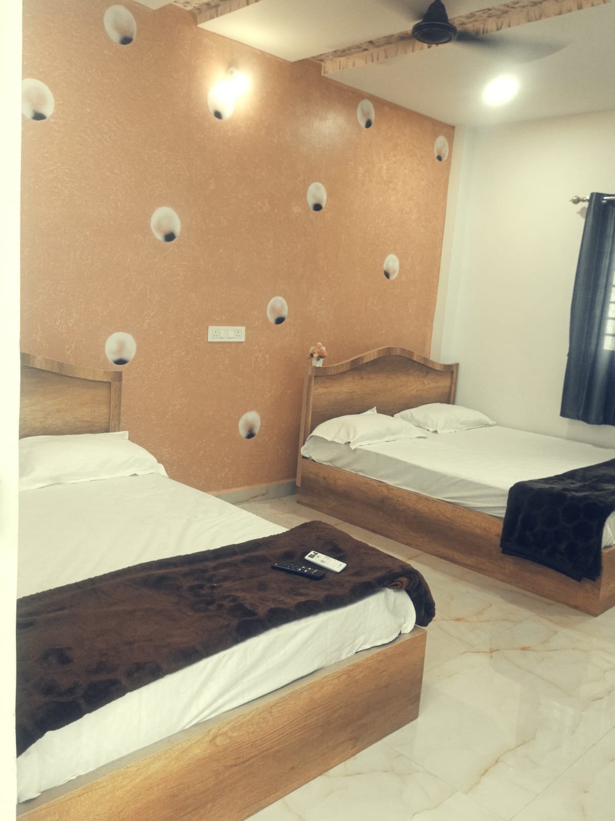 SRI GURU HOMESTAY - Tap to explore photos