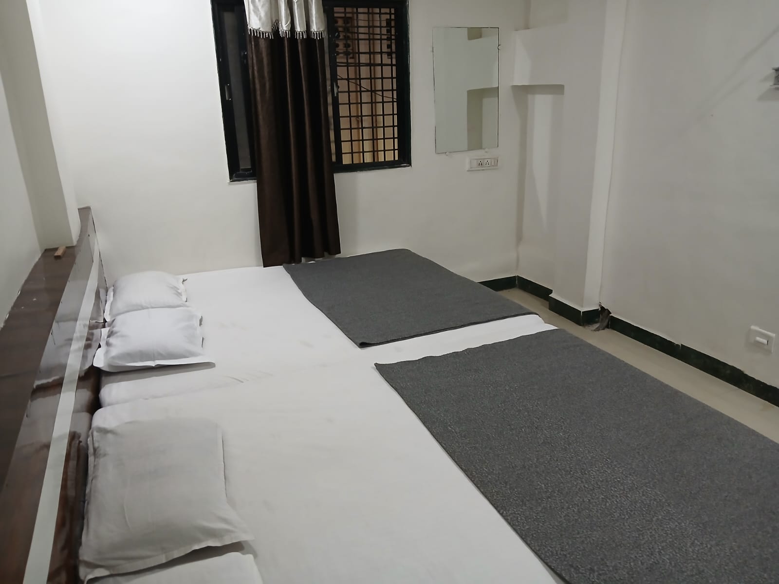 Sai Ganesh Guest House - Tap to explore photos