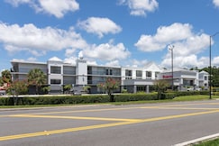 Ramada by Wyndham Altamonte Springs Near I-4, Orlando