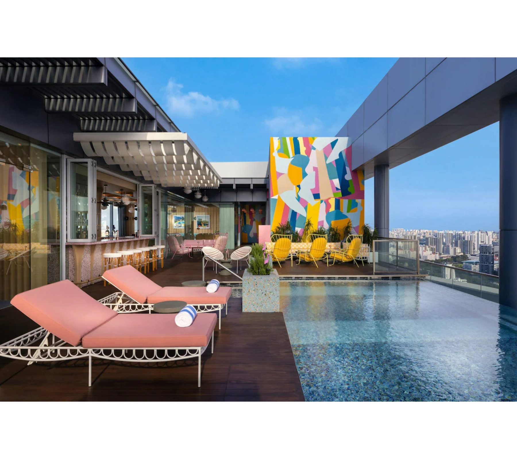 Courtyard by Marriott Singapore Novena - Tap to explore photos