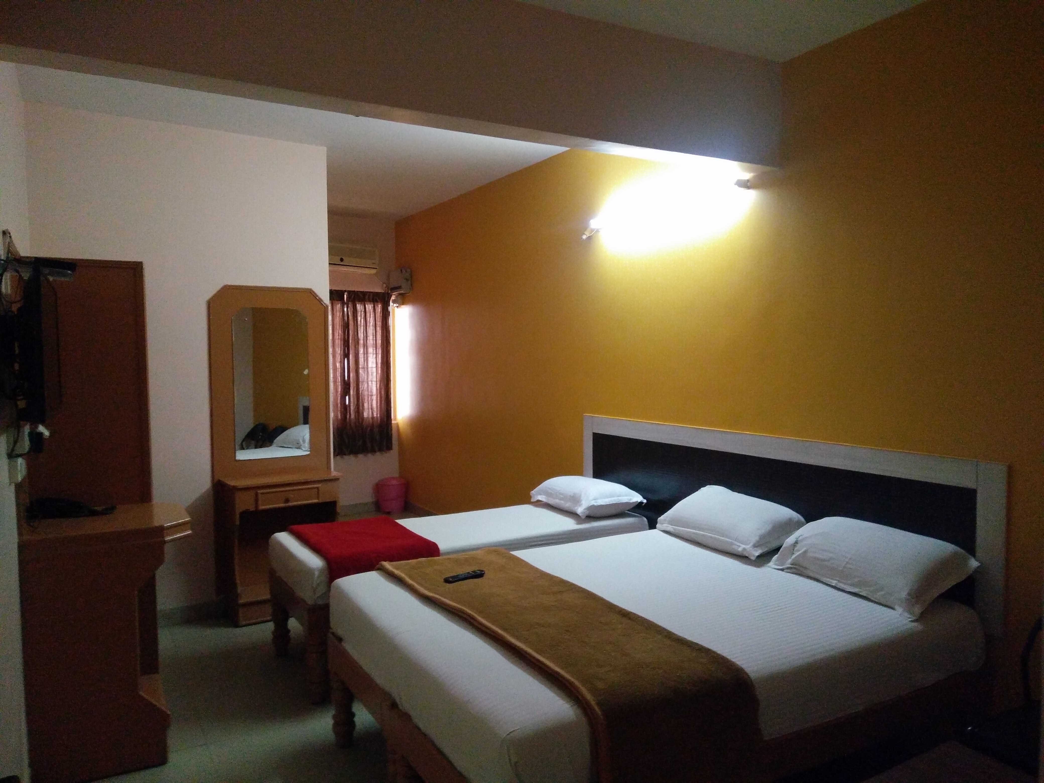 The Royal Comfort Yeshwantpur Bengaluru Inr 169 Off 7 5 0