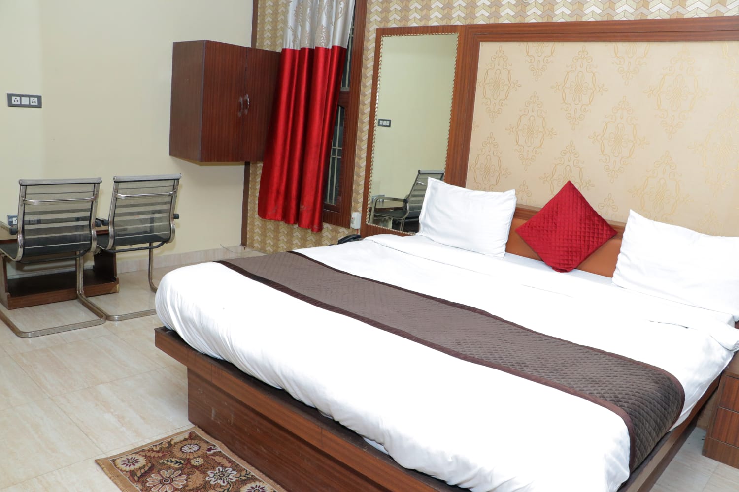 Hotel Shree Krishna Dham - Tap to explore photos