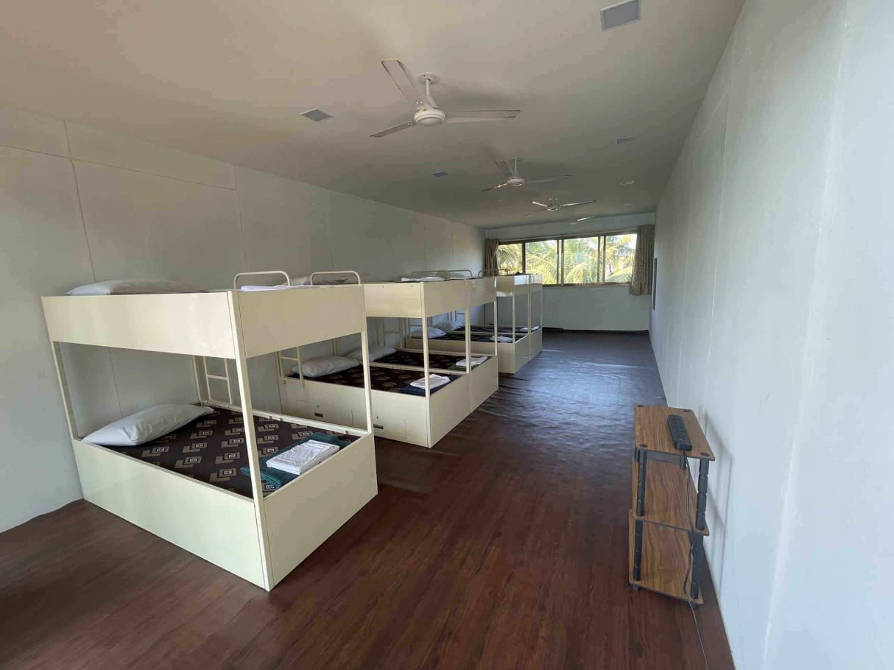 Ariraj Youth Hostel - Tap to explore photos