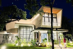 Hover House, Guruvayur