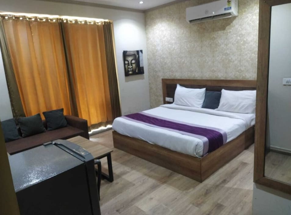 Hotel O POP E Hotel Rajeshwari - Tap to explore photos