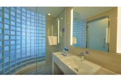 Holiday Inn Express Shenyang North Station, an IHG Hotel, Shenyang