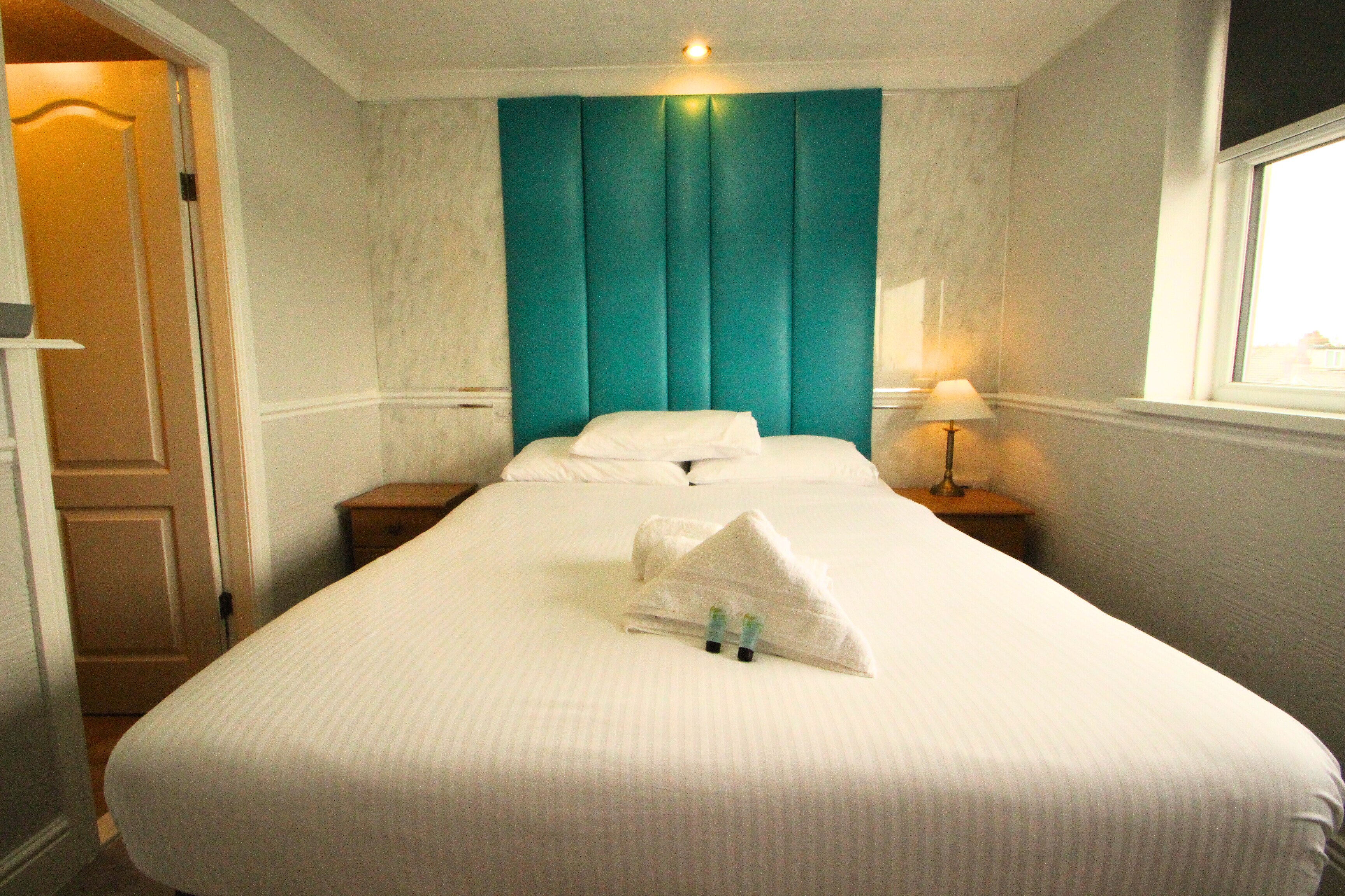 OYO Abbey Lodge Hotel - Tap to explore photos