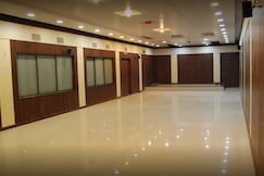 Hotel Maniprabha, Hingoli