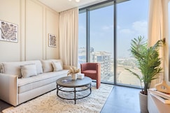 Luxury 1BR Holiday Home CB 0810 Near Burj Khalifa, دبى