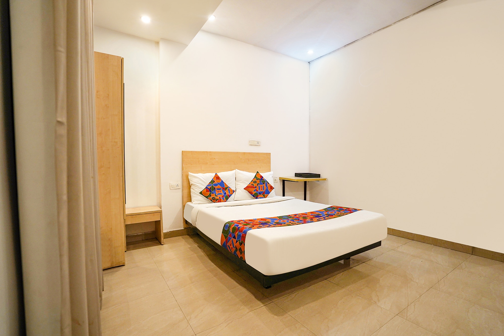 FabExpress Prime Inn - Nr. Prayagraj Railway Station - Tap to explore photos
