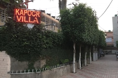 KAPOOR VILLA, Dera bassi