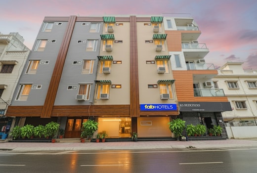 FabHotel Lime Tree - Nr. Yashobhoomi Convention Centre