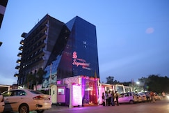 Hotel Signature Grand, Delhi