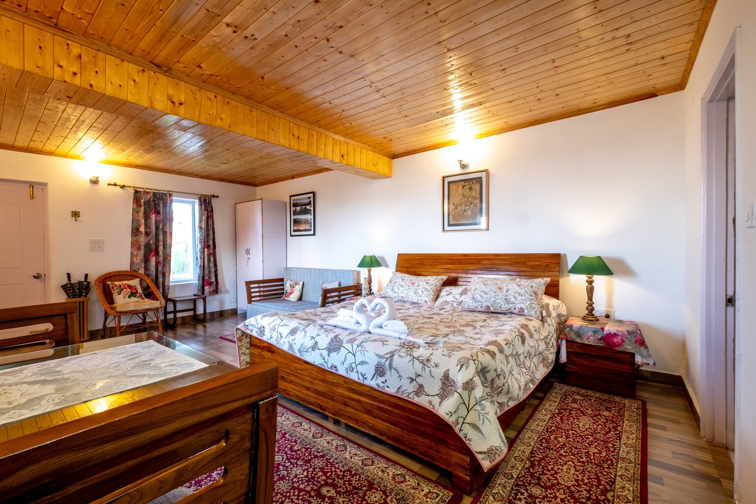 Daisy Cottage at Mashobra s Private Heritage - Tap to explore photos