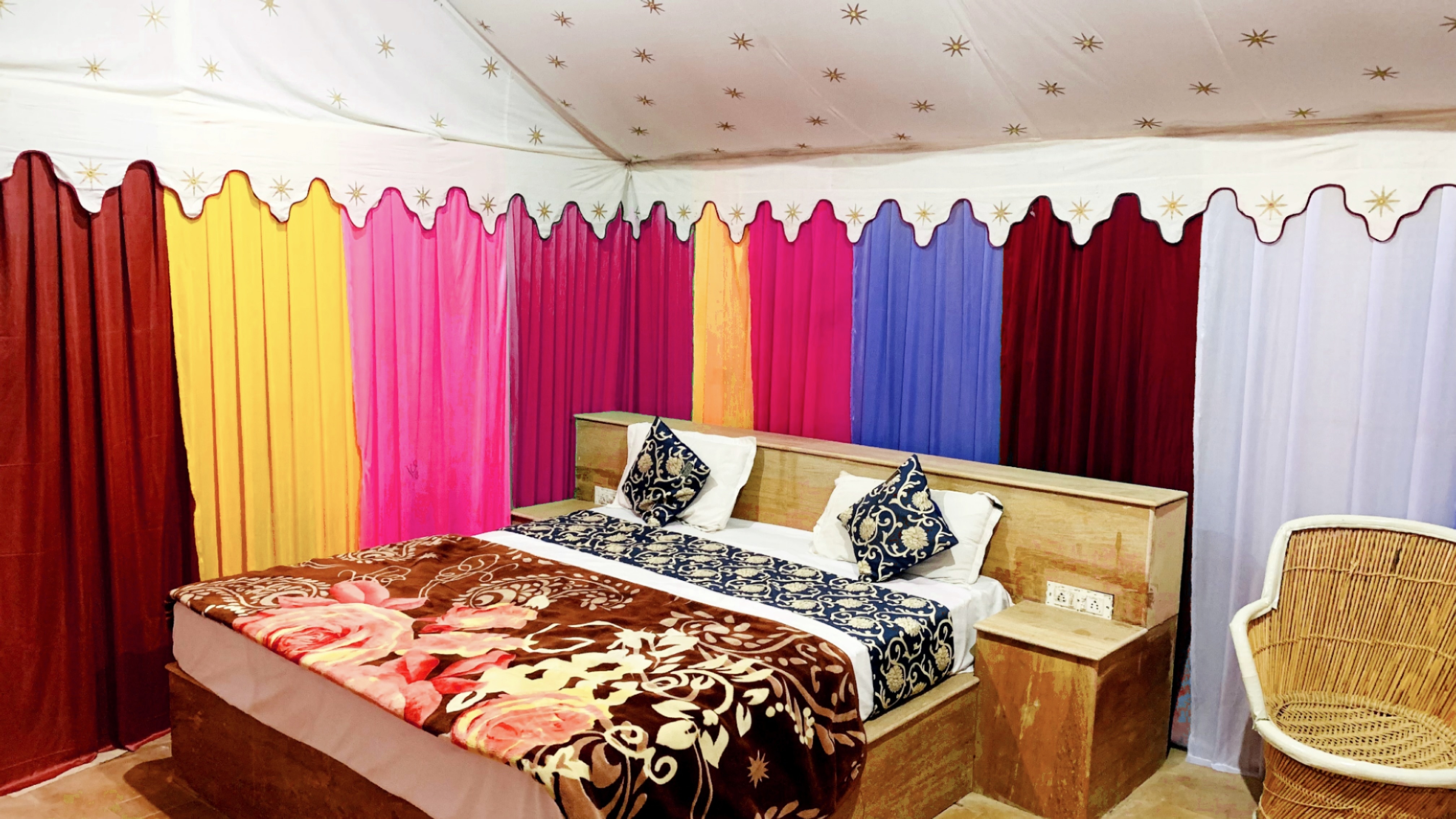 Burj Al Jaisalmer Luxury Desert Camp - Tap to explore photos