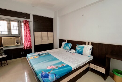2Bhk Vista Royale Greens 2km from Airport - 104