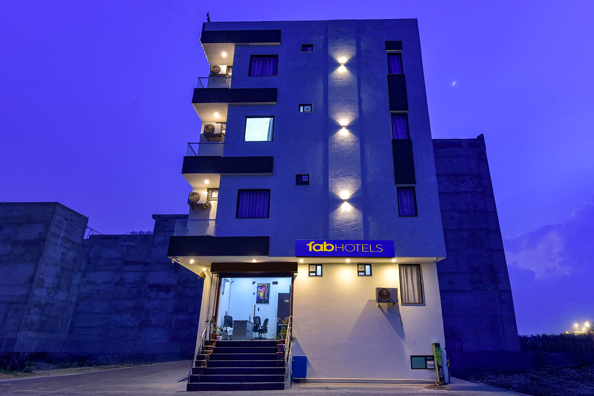 FabHotel Avondale - Sitapura - Tap to explore photos