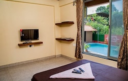 Deluxe AC Room 4