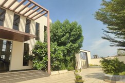 Ocean drive, Mahabalipuram