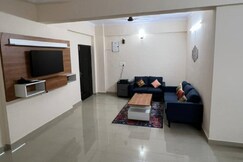 Lux 2 BR Apt near Hazratganj and Vidhan Sabha Metro, Lucknow