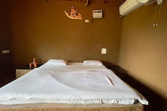 Desi Village Farmstay with Mudhouse - Belmore, Palwal