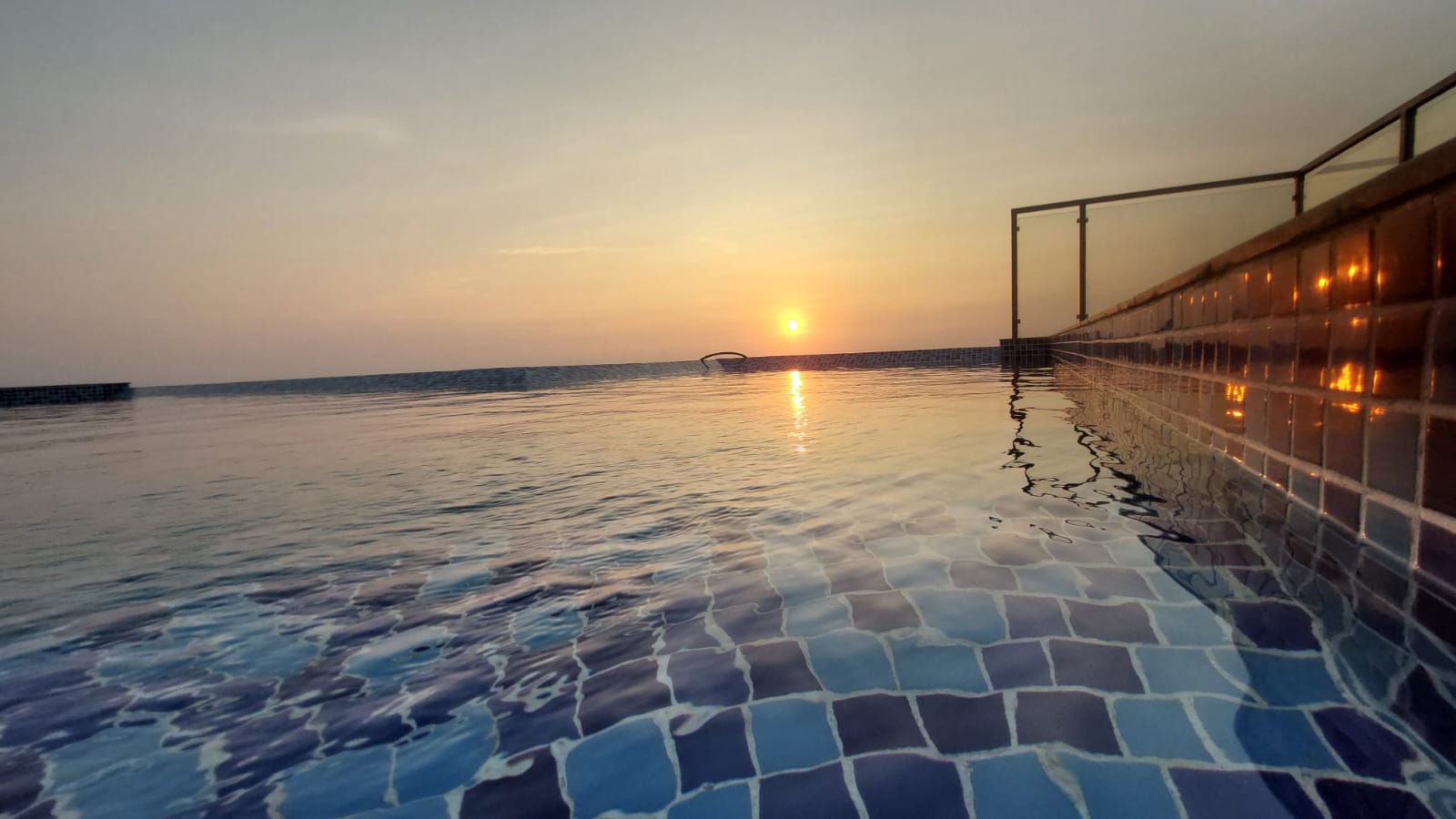 A Canoa Beach Resort  - Tap to explore photos