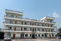 MEHANDI RESORT HOTEL & RESTAURANT, Madanpur