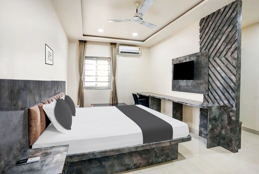 Super Hotel O SWEDHA HOTEL