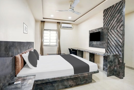 Super Hotel O SWEDHA HOTEL