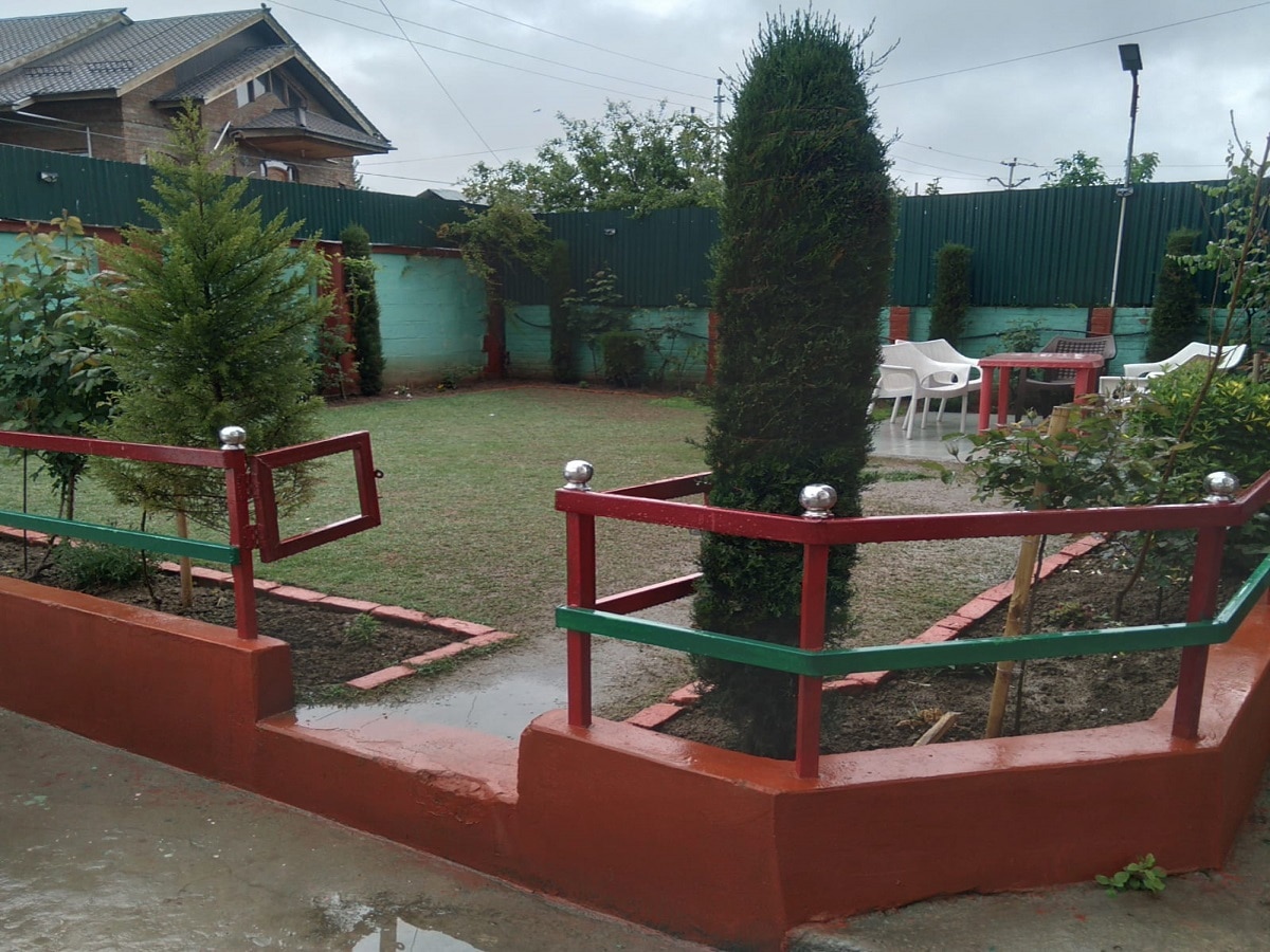 KUCHAY GUEST HOUSE - Tap to explore photos